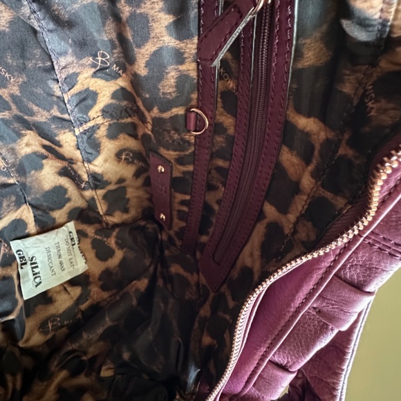 B Makowsky Purple Leather Purse w/ Gold Hardware- NWT - Picture 6 of 6